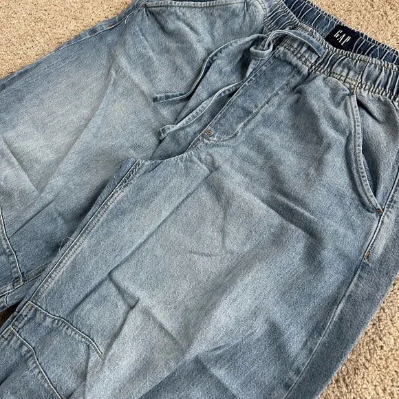 Gap Petite Ultra Soft Horseshoe Jeans - Picture 5 of 7